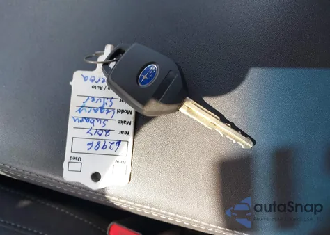 2017 Subaru Legacy 2.5I Premium из США, поврежденный, VIN 4S3BNAF61H3064635